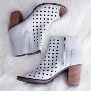 Toms Majorca Lattice Peep Toe Booties in Dove